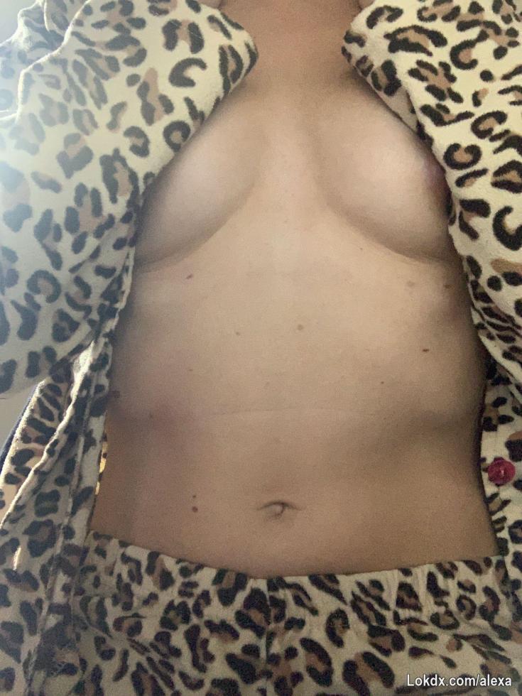 Nude body #freebiesaturday #hairyblonde